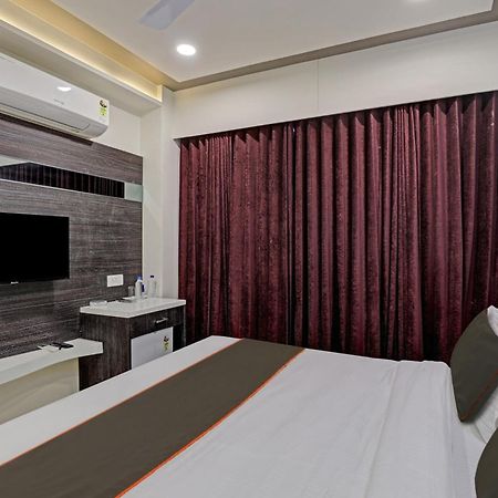 Collection O Alpha One Hotel Ahmedabad Exterior photo