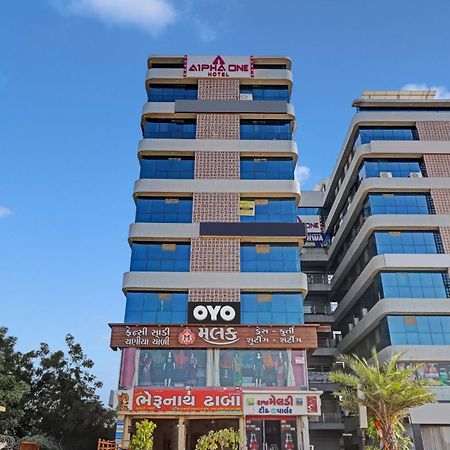 Collection O Alpha One Hotel Ahmedabad Exterior photo