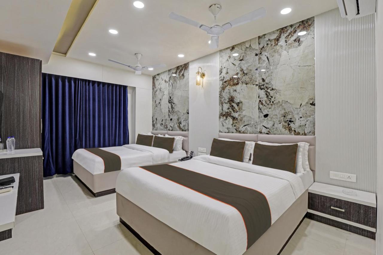 Collection O Alpha One Hotel Ahmedabad Exterior photo